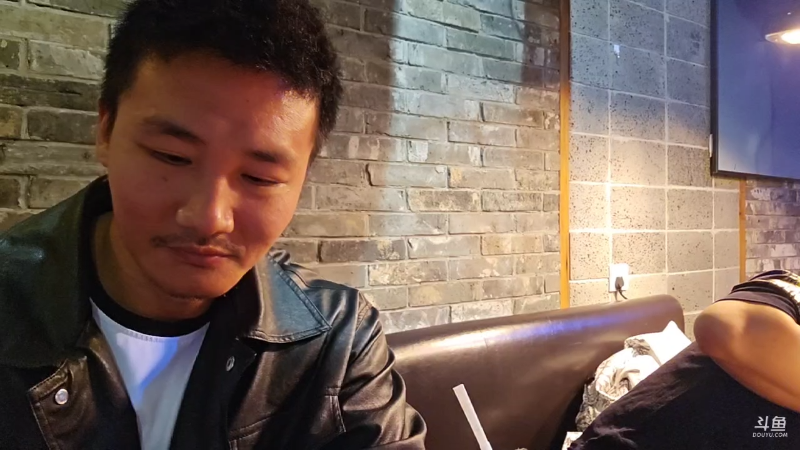 我在斗鱼看黑人毅直播户外