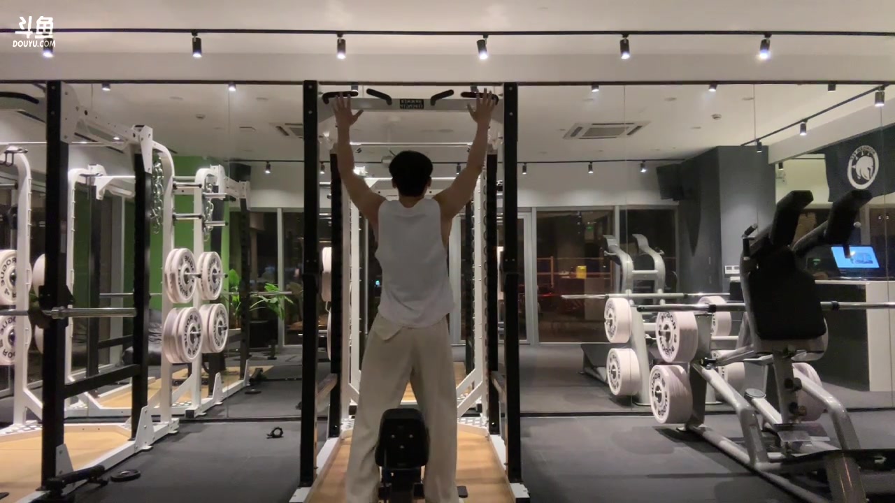 【2023-04-10 21点场】胸肌很大的良小伞：21:30大龙刷新！巨龙族集合！