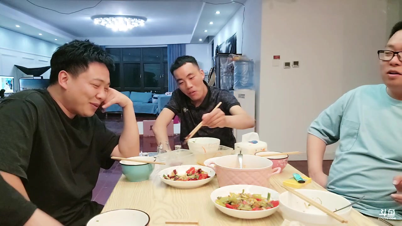【2023-04-12 18点场】大嘴love：郑州【日行一善】