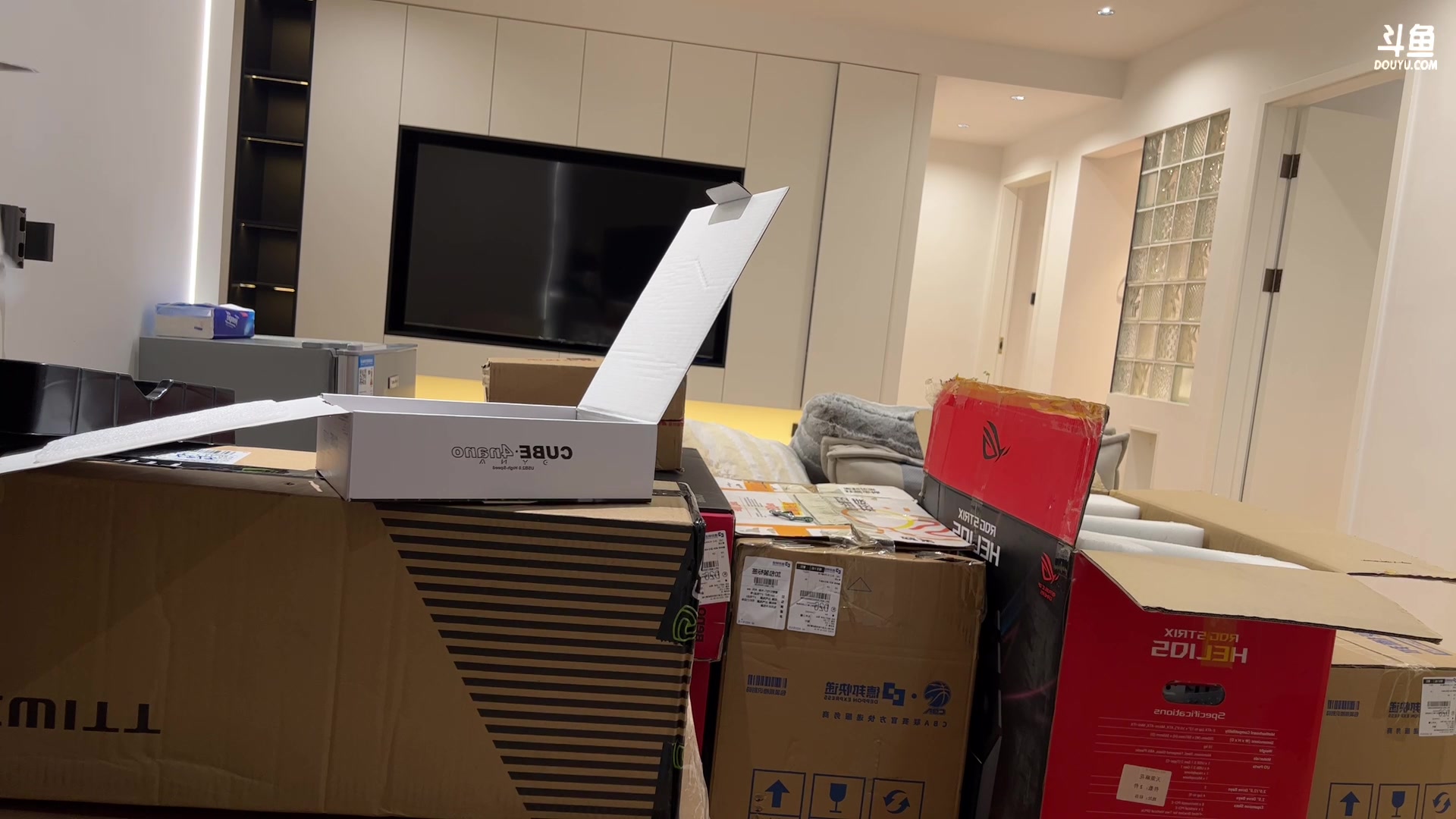 【2023-04-11 21点场】三酒OuO：桌子十二号才能送到 真的很想上班