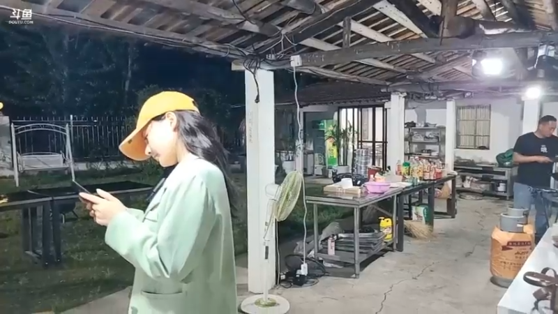 美女萌萌演唱经典老歌很好听啊