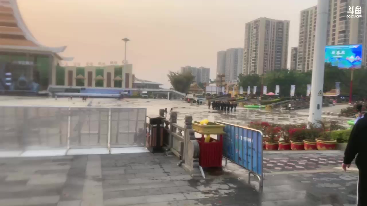 【2023-4-12 18点场】秀才冷男:【小奶团】云南之旅~泼水节！！