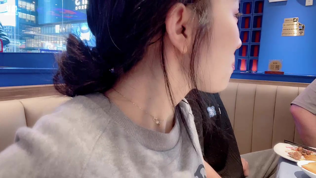 【2023-04-13 18点场】唐6儿：【小奶团】去鬼屋啦 找到地方开