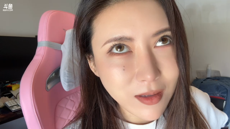 我在斗鱼看十三三三直播主机其他游戏