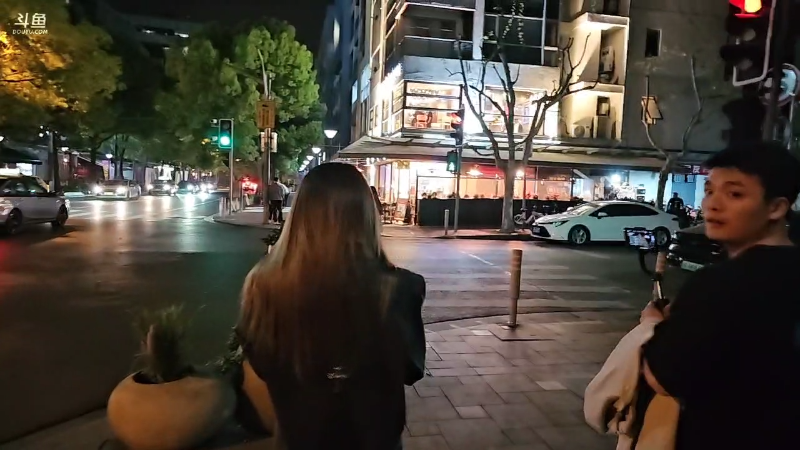 我在斗鱼看黑人毅直播户外