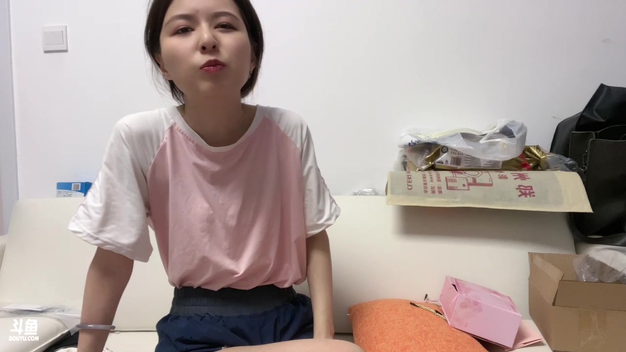 【2023-04-14 18点场】传情小小：晚点瑜伽今天状态不太好