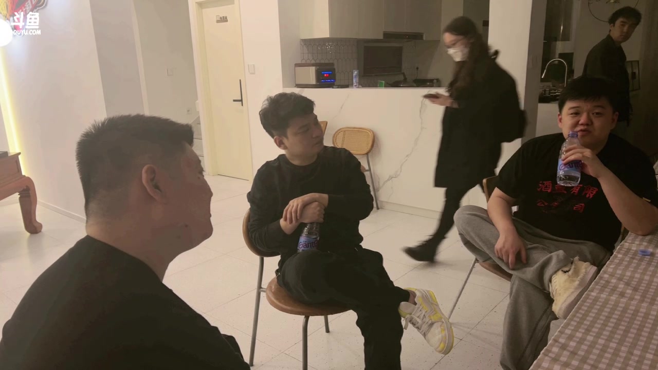 【2023-04-14 01点场】果冻cc007：回趟老家，上海户外见~~~