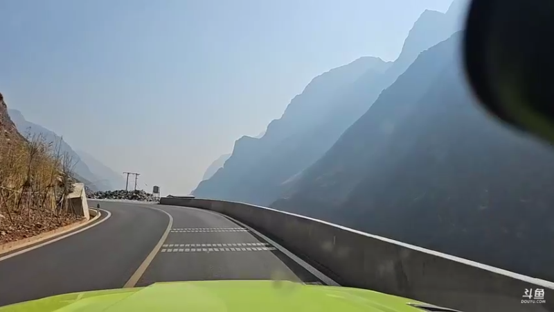 【2023-04-13 10点场】蓝战非OvO：今天徒步虎跳峡