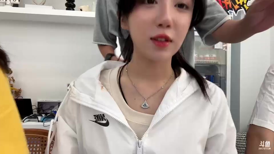 【2023-04-14 13点场】呆妹儿小霸王：【钻粉2.5倍】玩会儿PS5