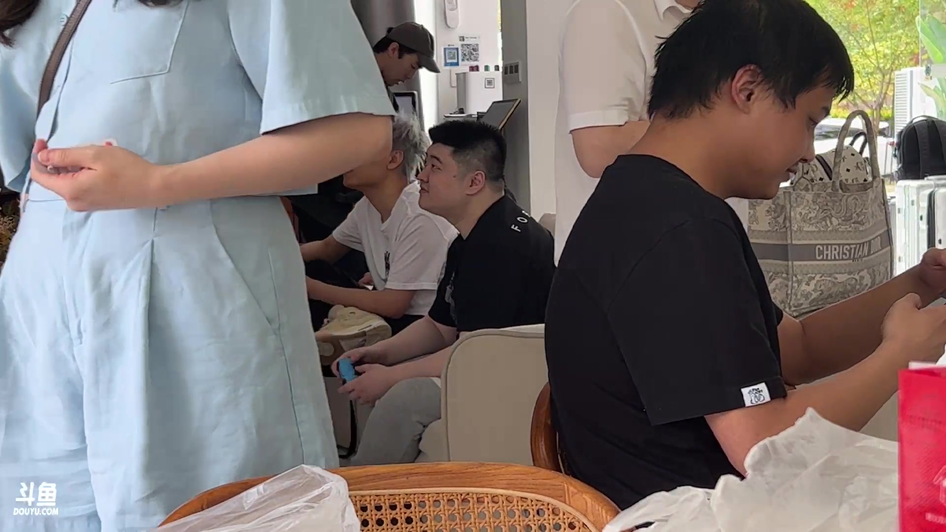 【2023-04-15 11点场】野生小师妹：双倍！母老虎不在，一个人在家偷玩dota