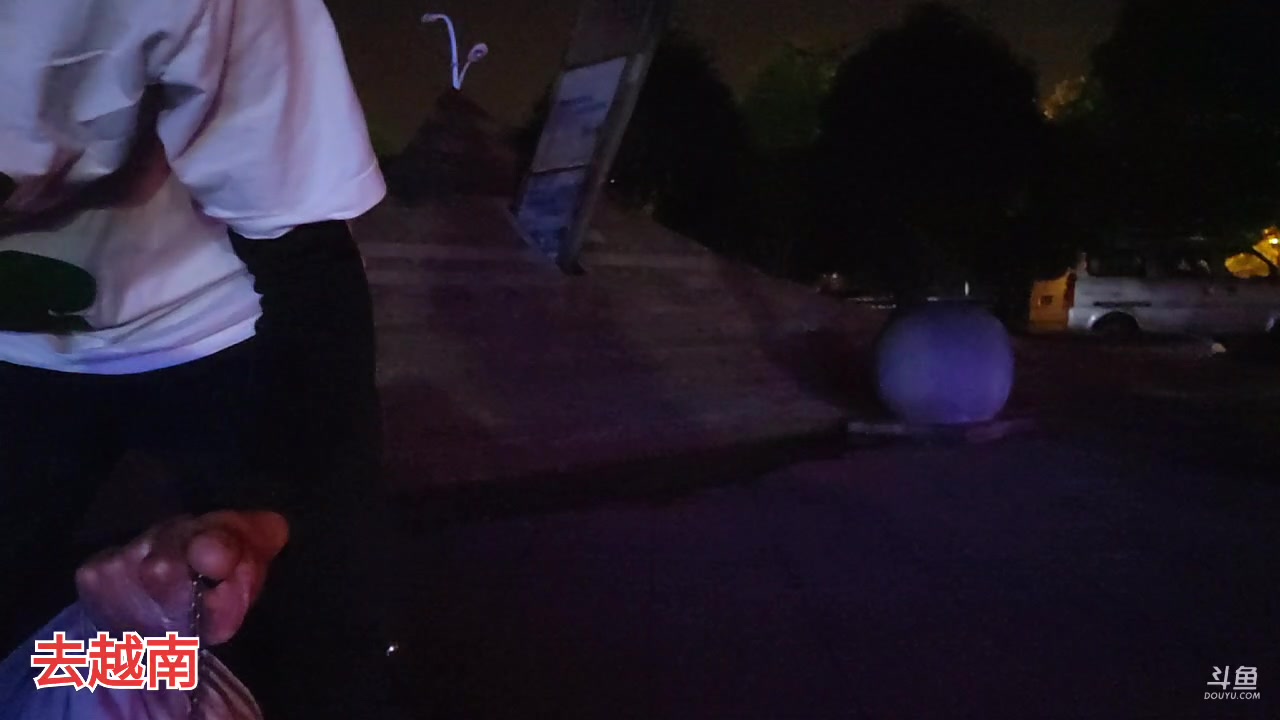 【2023-04-12 02点场】叶子户外：《纪实直播》昆明→越南站