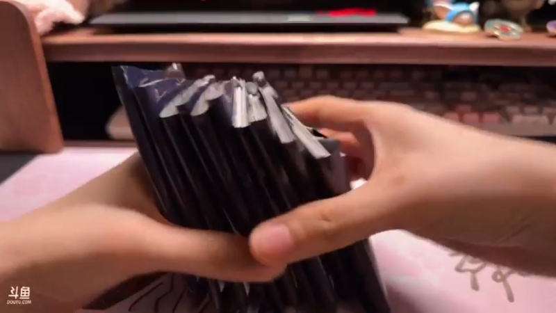 【2023-04-14 21点场】睡不醒的璨璨：正能量阿璨向你问好