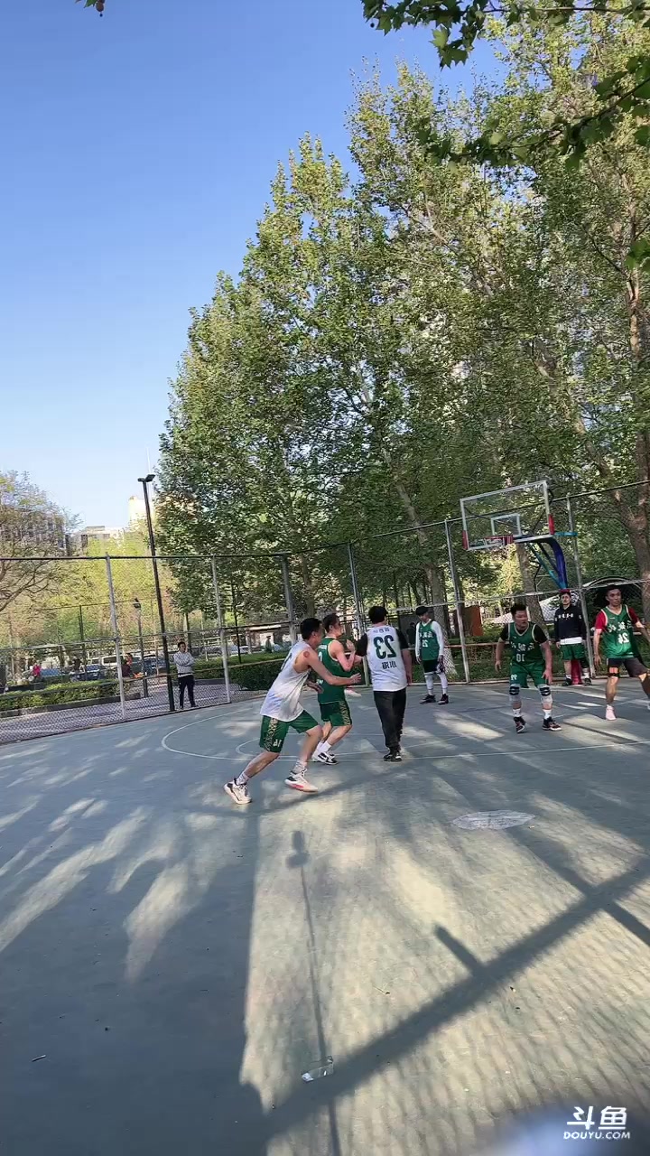 【2023-4-15 17点场】大冯大冯大冯:后现代篮球争霸赛直播间