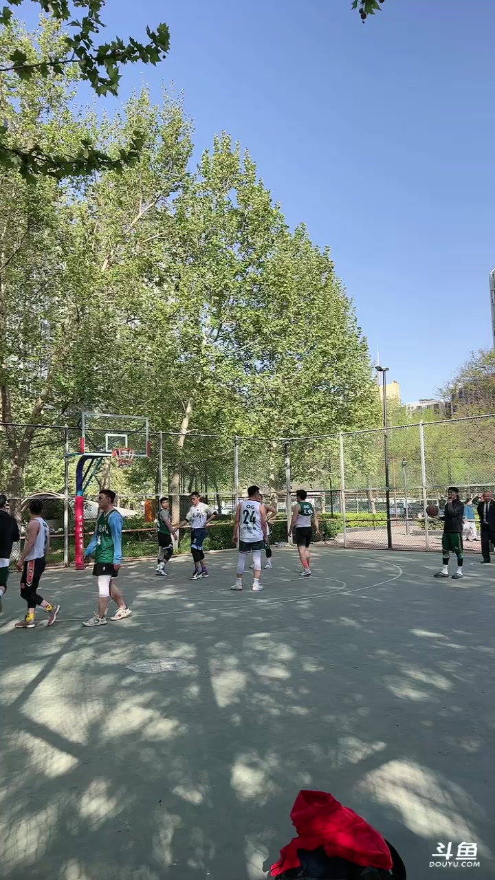 【2023-4-15 16点场】大冯大冯大冯:后现代篮球争霸赛直播间