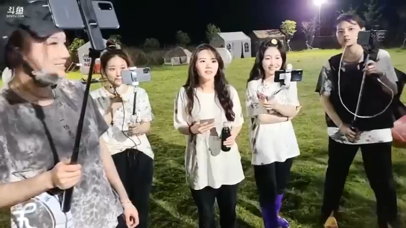 女主播压气球，最好鹅妹获得冠军，水牛功不可没