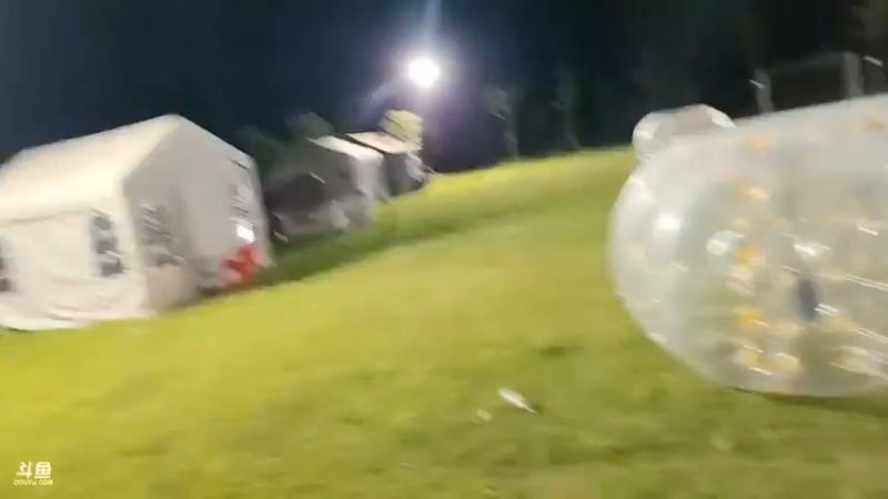 肖哥宣布吃鸡游戏结束，结果自己被喷墨水了