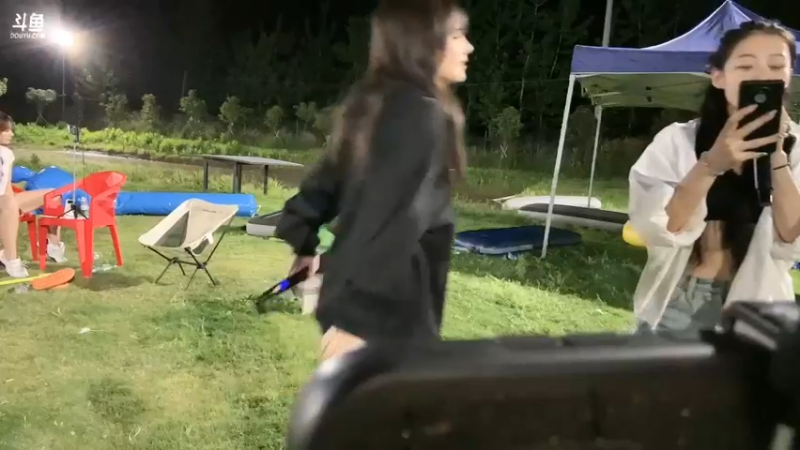 美女咩咩和萌萌合唱流行歌曲好听啊