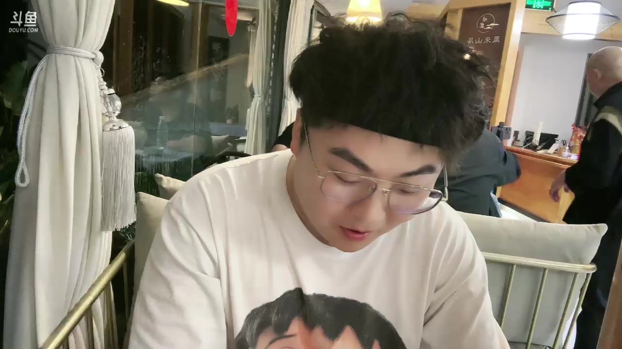 【2023-4-15 22点场】何呆呆丶1116:【小奶团】day3 抵达腾冲 古镇追捕