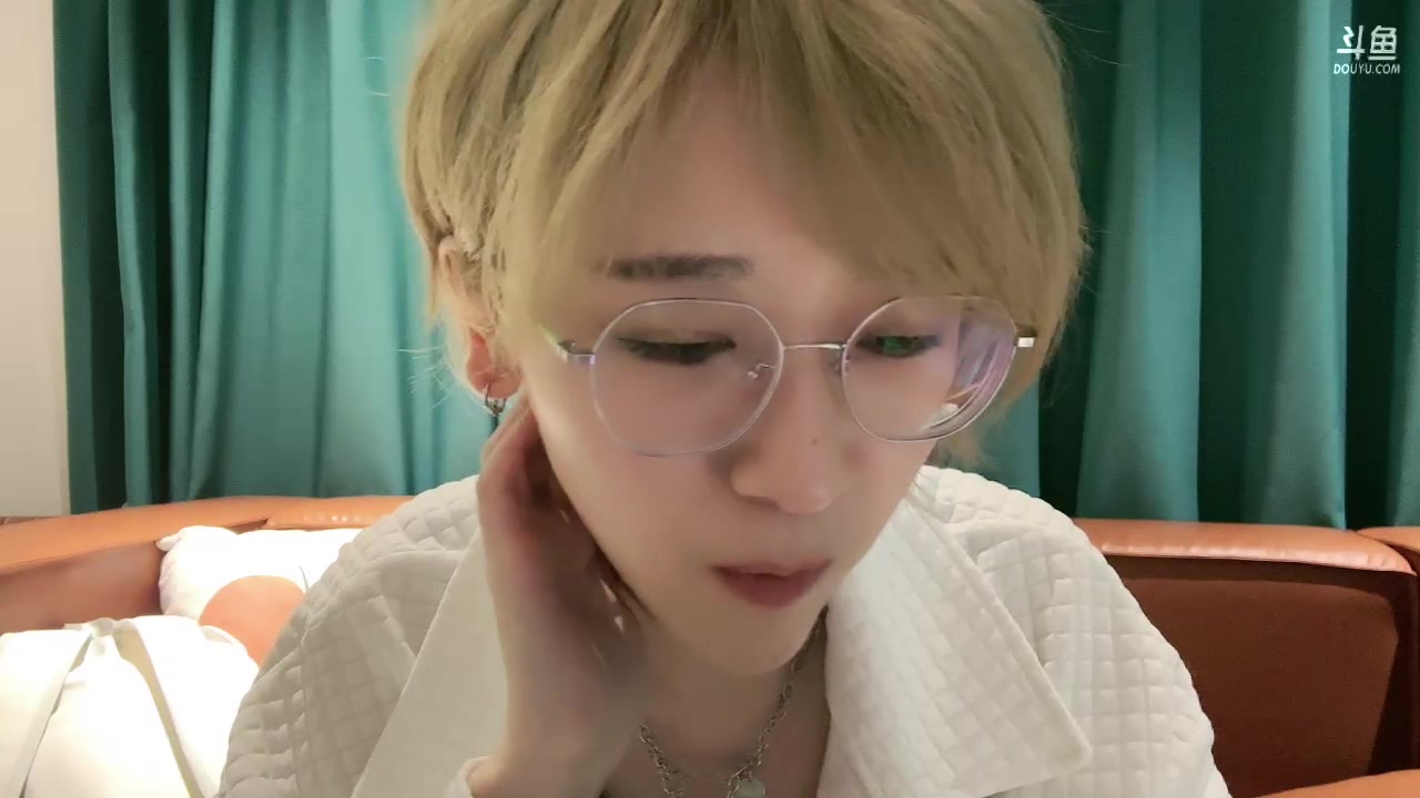 【2023-4-15 2点场】何呆呆丶1116:【小奶团】遇见day2回村的诱惑..