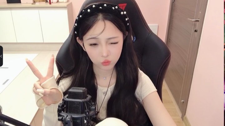 【2023-4-17 17点场】小甜甜Fairy:做自己就好啦，开心最重要!