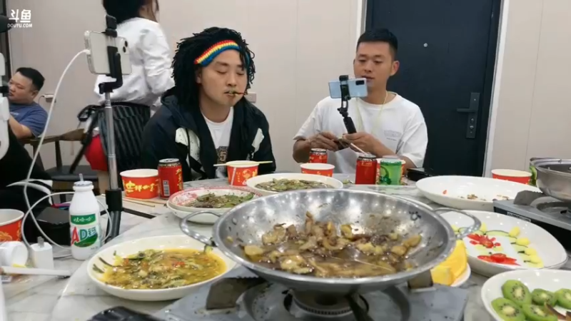 木头人游戏，五毒一动不动真搞笑