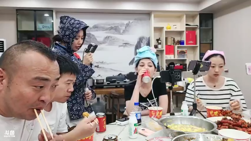 【2023-04-20 20点场】洪湖小肖：一直玩一直爽day13