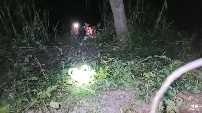 肖哥等一个火箭才能坐船回去