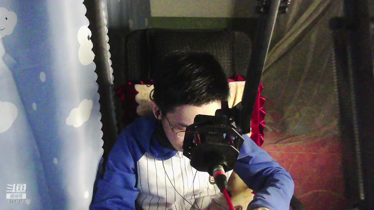 【2023-04-21 01点场】美少女战士5：一百万人正在观看的身残志坚主播