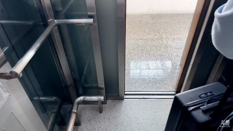 【热门游戏】iu可可曾的精彩时刻 20230422 07点场