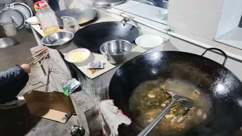 肖哥想和帅帅哥做同事，帅帅哥说谁和你同事