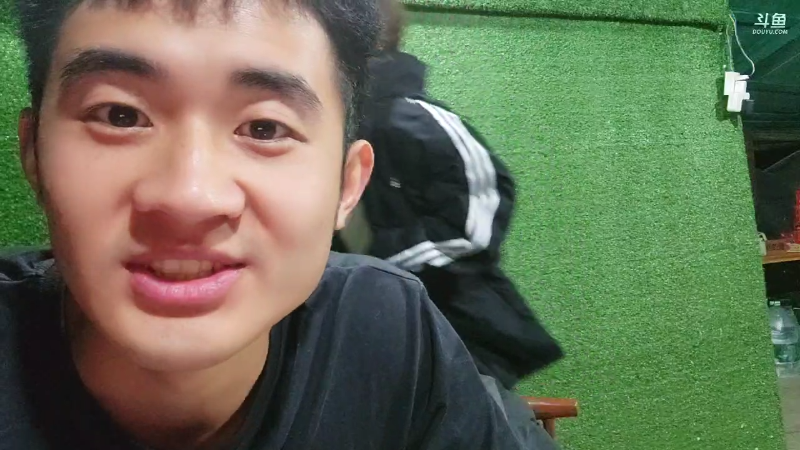 【户外】757户外的精彩时刻 20230423 00点场