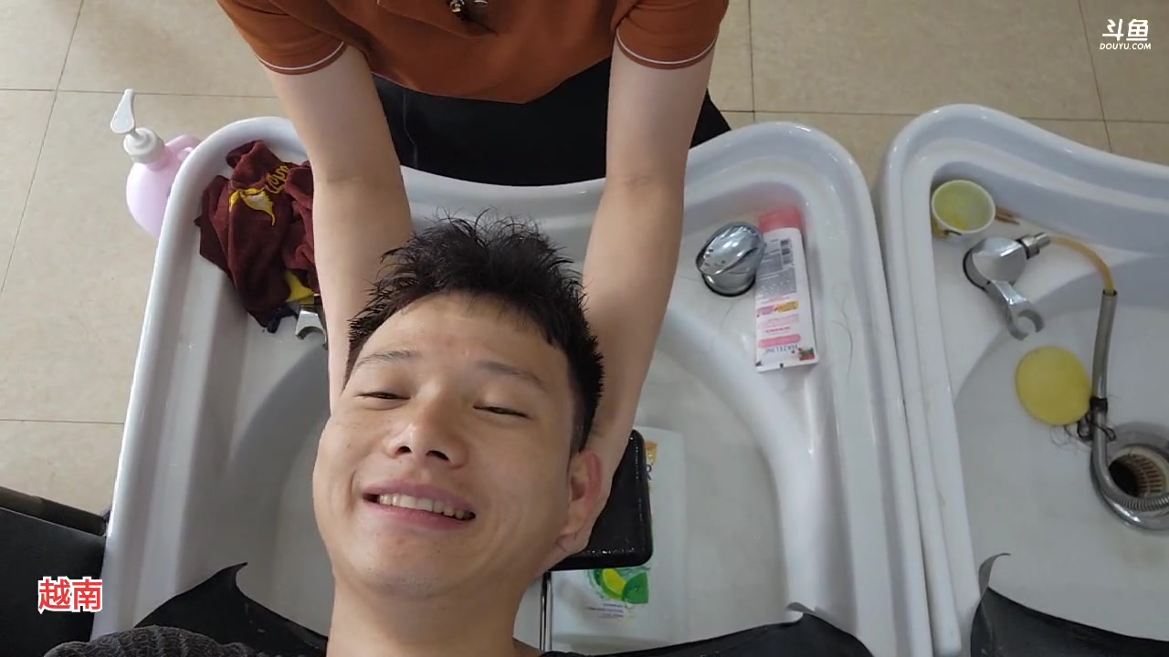 【2023-04-18 12点场】叶子户外：《纪实直播》越南day2