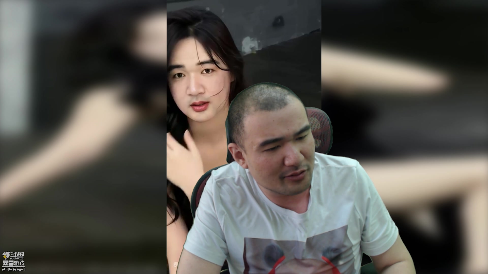 【2023-04-23 15点场】黑欢喜：体验一下VR的感觉。。。