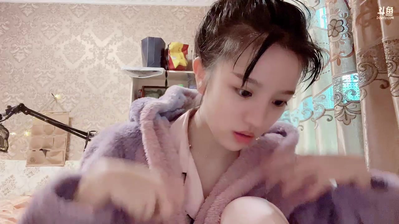【2023-04-19 18点场】唐6儿：【小奶团】今天休息
