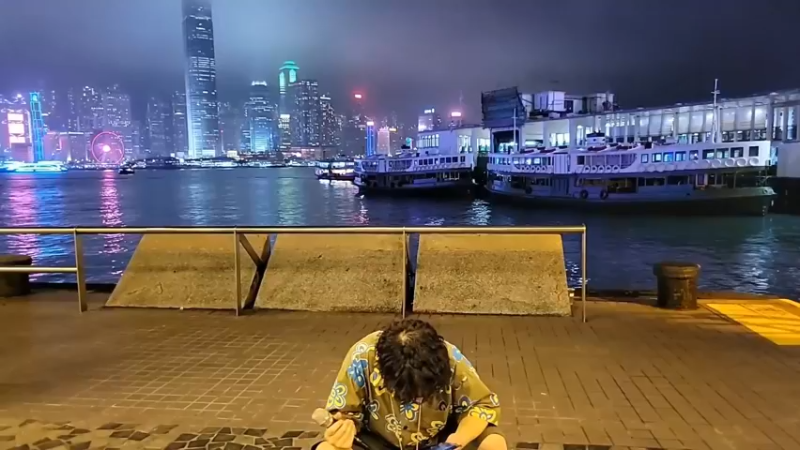 血哥在香港直播唱歌