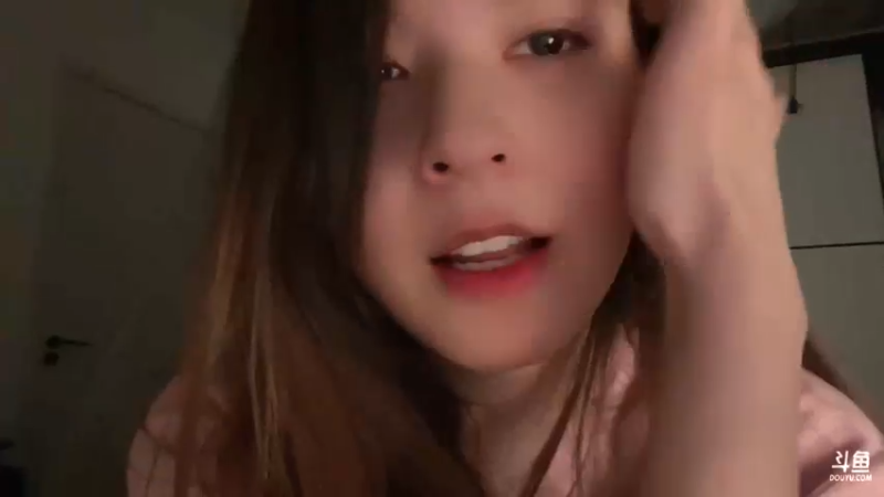 【2023-04-24 17点场】传情小小：小小：不解说了一起看比赛吧。
