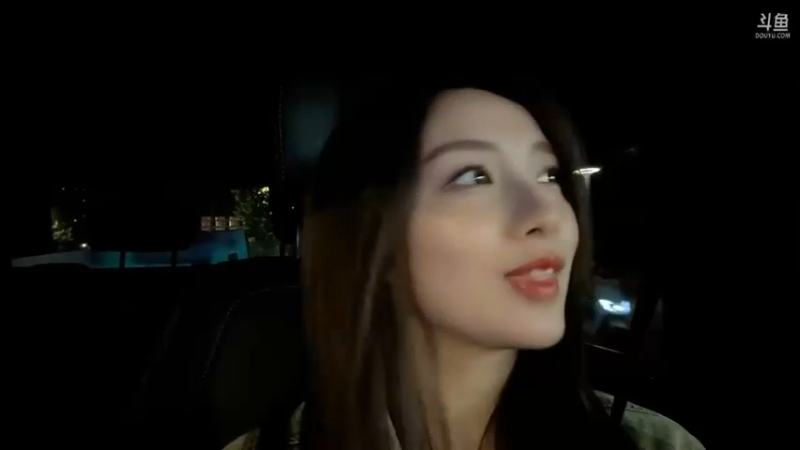 博哥带美女去吃饭，美女请吃黄焖鸡