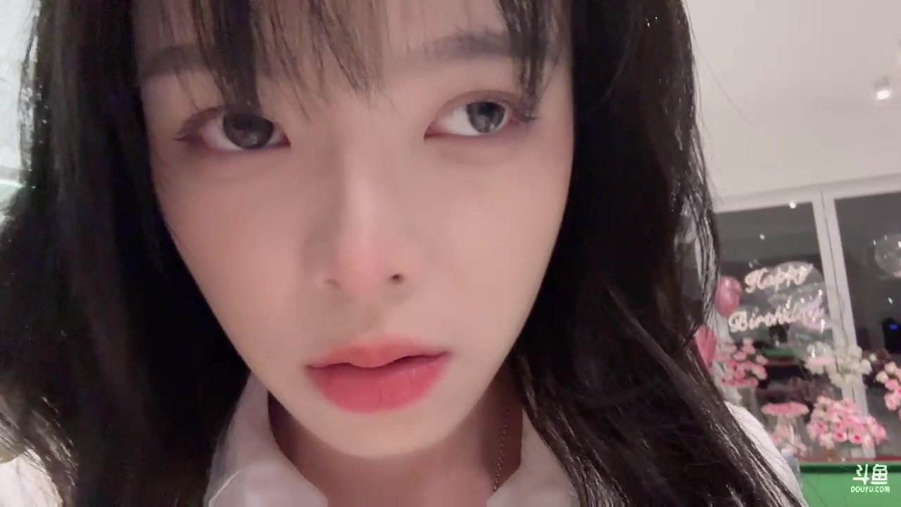 【2023-04-27 19点场】童猪啊i：晚上户外。1个666卡粉丝牌~