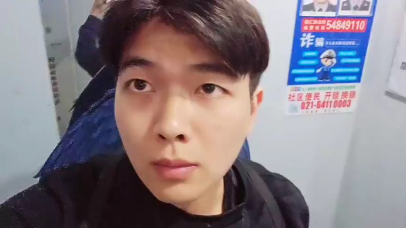 【2023-04-27 03点场】王大谋119：【小奶团】一个666三级粉丝牌！