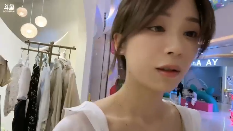 蘭七美女小姐姐逛商场购物