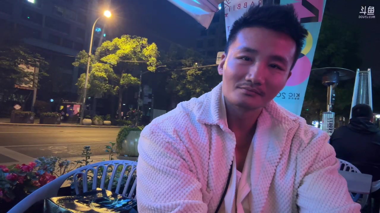 【2023-04-28 01点场】黑人毅：晚上二练了