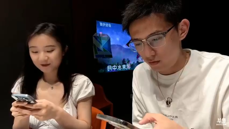 博哥和美女吃饭，新一想吃回本，大家说他花了1500