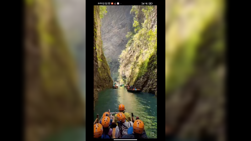 旅游去看一线天和月亮谷