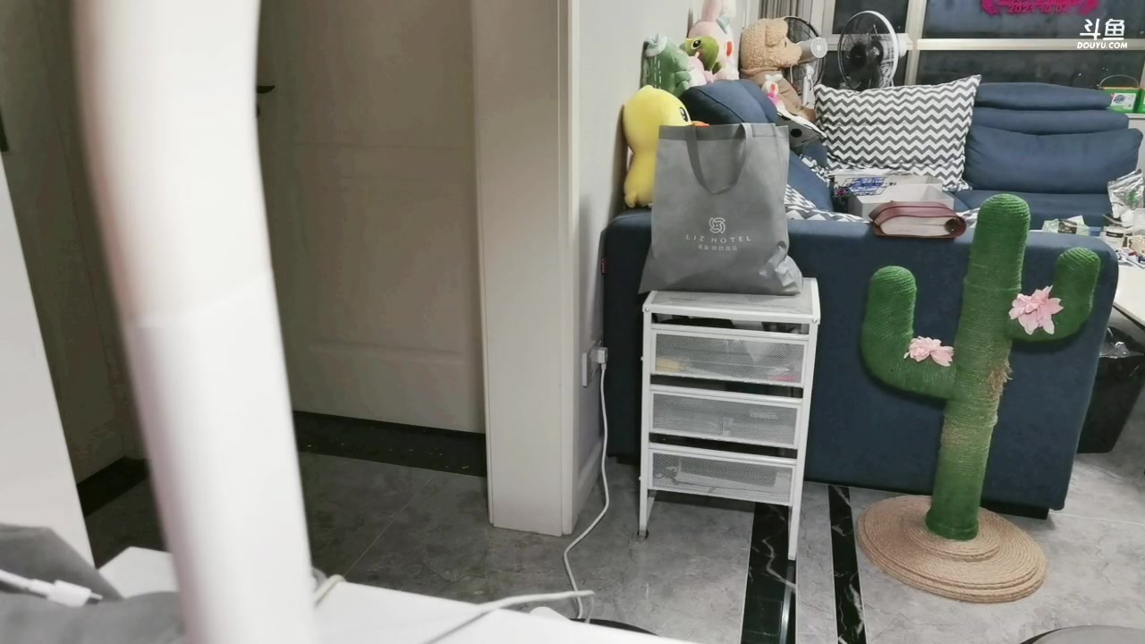 【2023-04-29 18点场】尐表哥：四月的精神焕发！