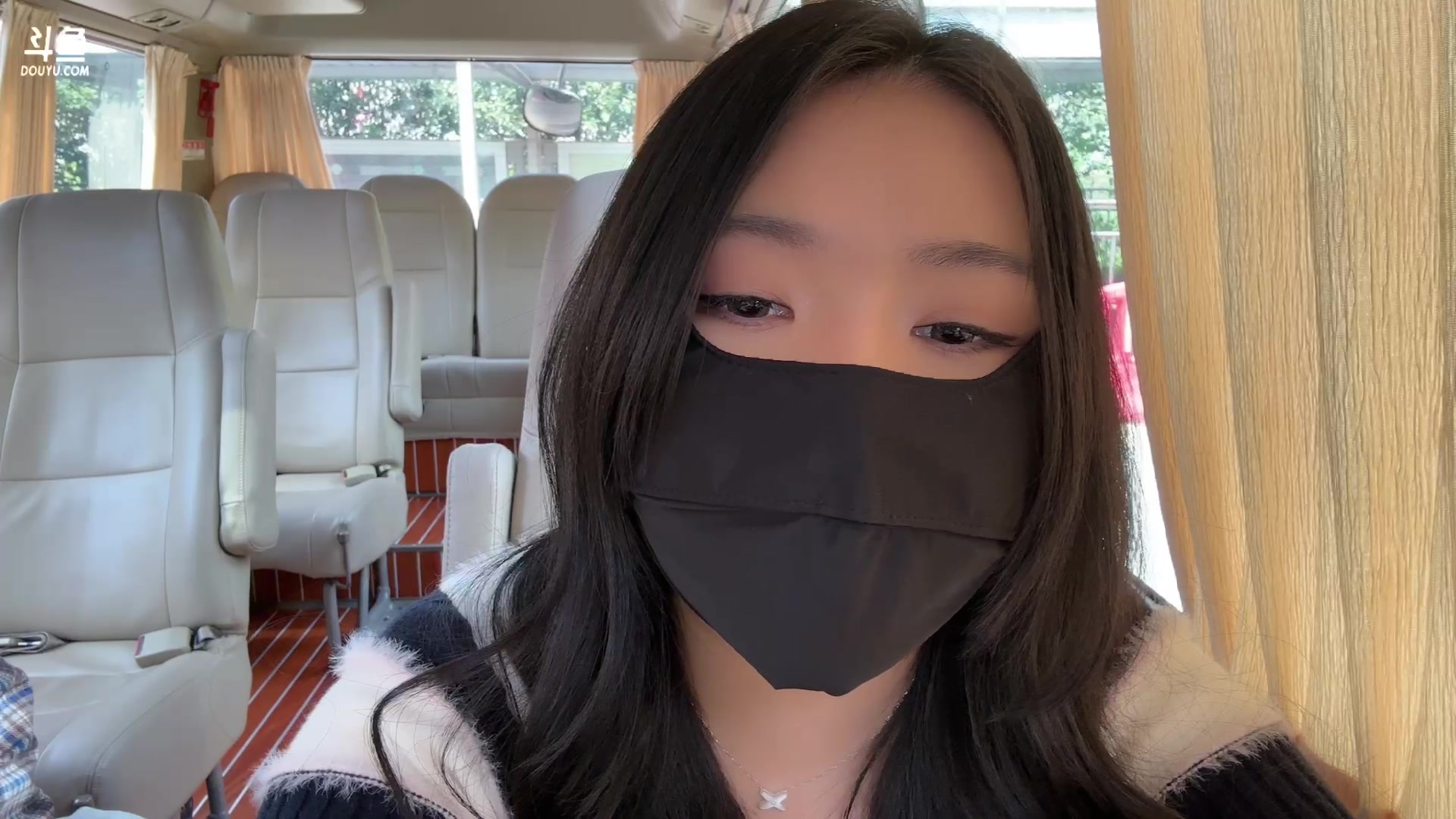 【2023-04-30 12点场】一条小团团OvO：接机接机 下午1点接机~