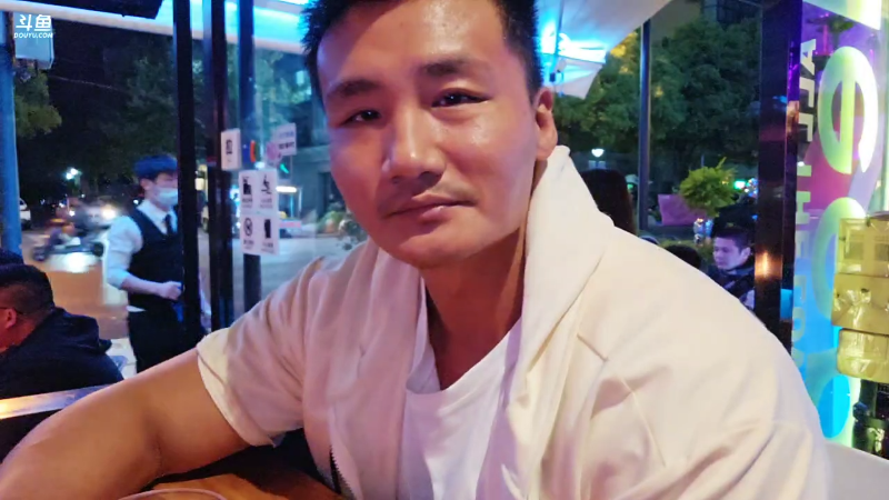 我在斗鱼看黑人毅直播户外