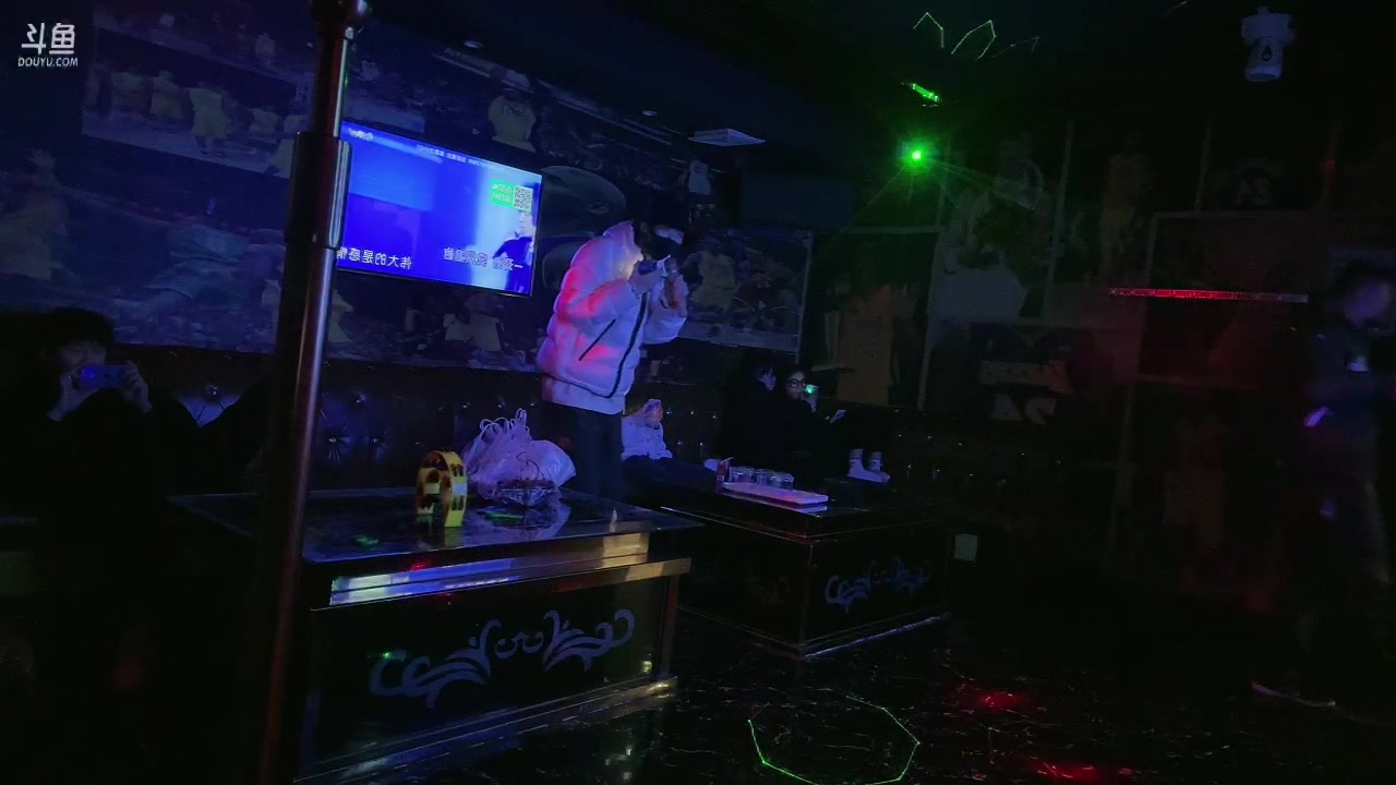 【2023-04-30 18点场】若若跑的贼快：双倍亲密度！大东北吃铁锅炖！！！