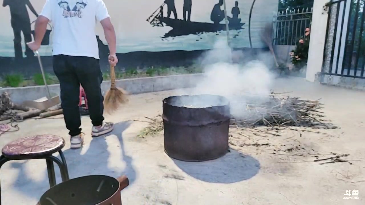 【2023-05-01 18点场】洪湖小肖：家人们这些天会有点事