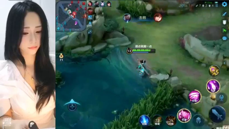 美女小姐姐玩王者荣耀很稳啊，操作可以
