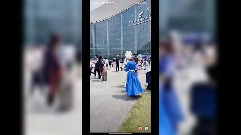 中国西部国际博览城看到小姐姐打扮妲己拍照